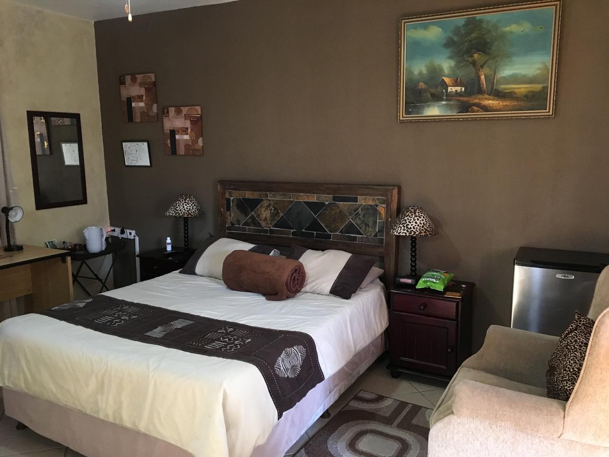 Lions Rest Guest House Germiston Exterior photo
